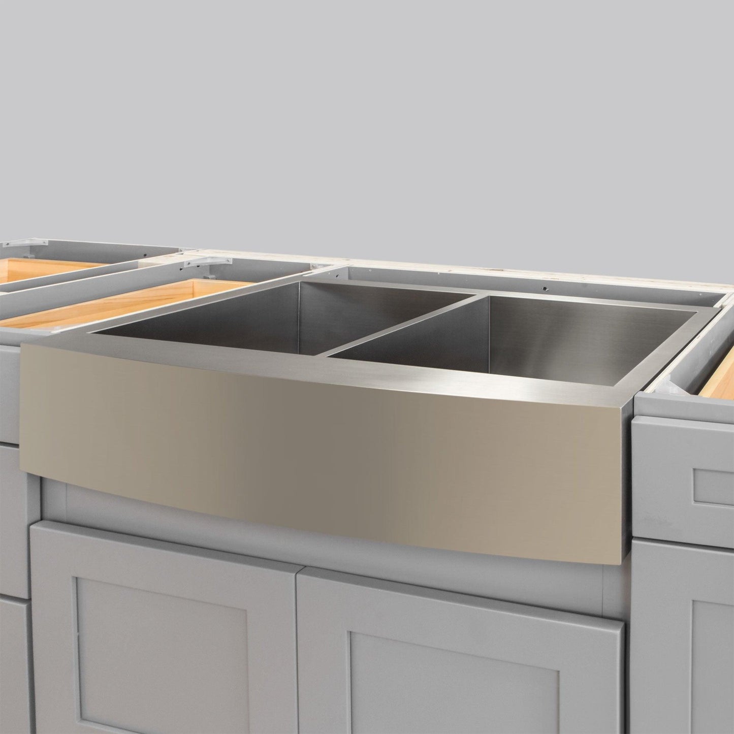 33 in. Farmhouse/Apron-Front 50/50 Double Bowl 16 Gauge Stainless Steel Kitchen Sink LPF4