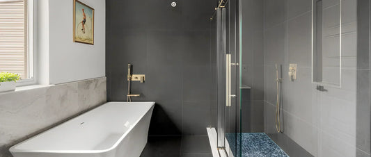 How to Choose the Right Shower Door Size, Style, and Finish for Your Space