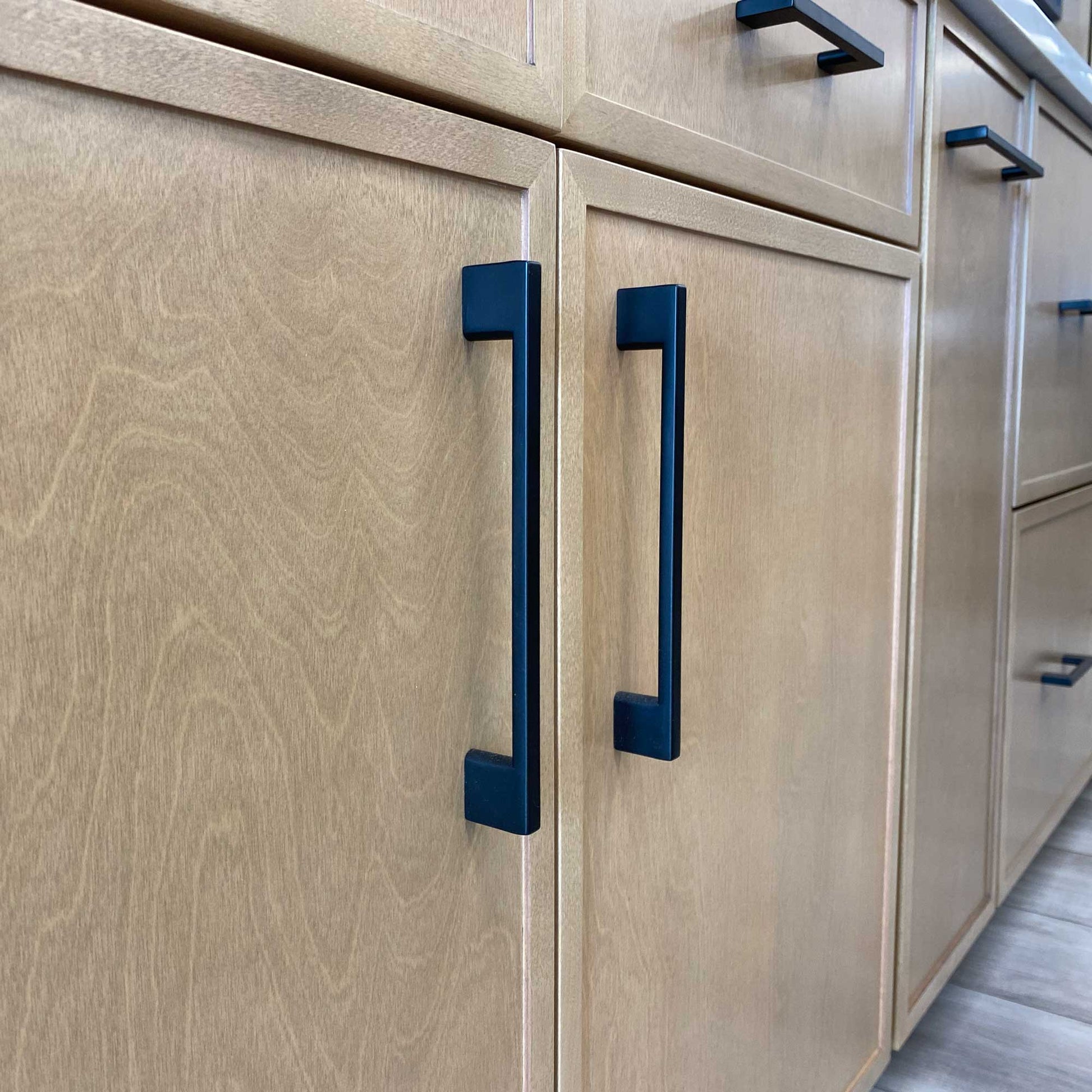 10’’ Matte Black Cabinet Pull H8372 224MB Hardware