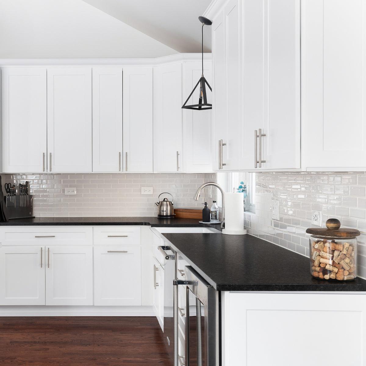 Door Sample Alpina White LessCare - Kitchen Cabinets