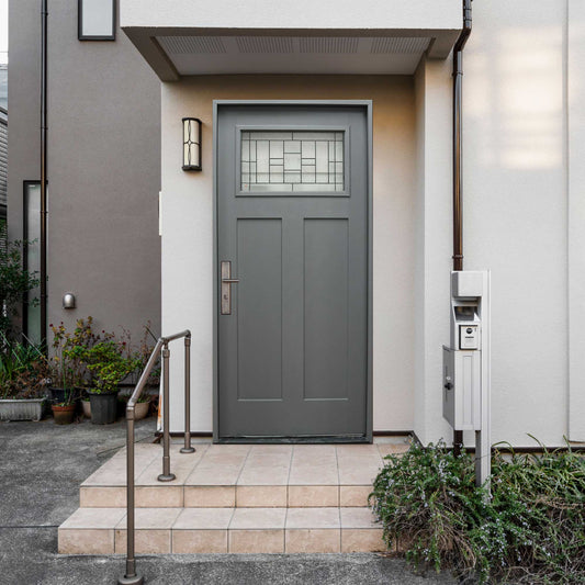 Hometown 36 in. x 80 in. 1/4 Lite Decorative Glass Painted Gray Prehung Fiberglass Exterior Door with Brickmold