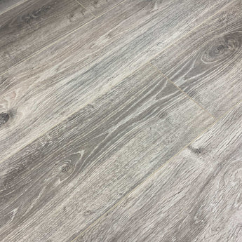 12mm Swiss Laminate Flooring LessCare New York Oak Chrompore Finish